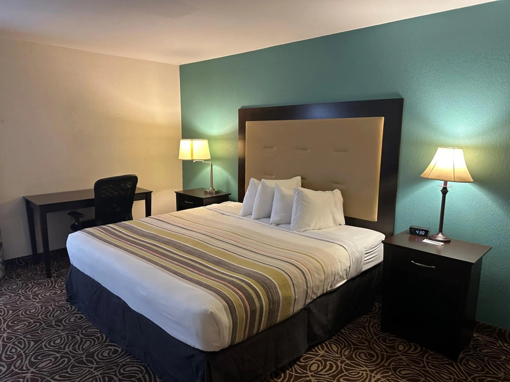 Holiday Inn Express And Suites - Myrtle Beach