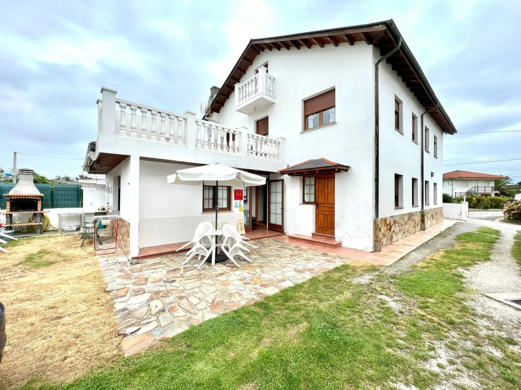 Casa de 3 dormitorios con Wifi en finca compartida