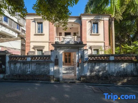 Shimo Youzou Riyue Yingyin Scenic Apartment (Gulangyu Sanqiutian Pier)