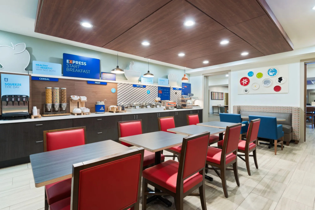 Holiday Inn Express & Suites - Columbus Airport East by IHG