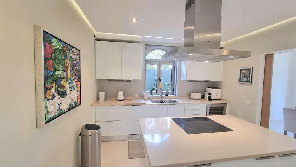 Algarve Stunning Villa by Homing