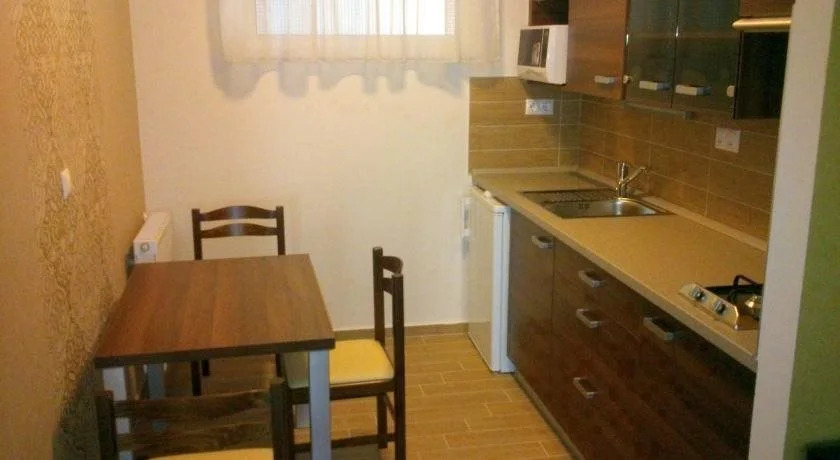 1000 Home Apartments
