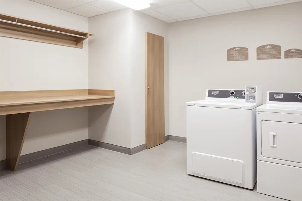 Microtel Casselman