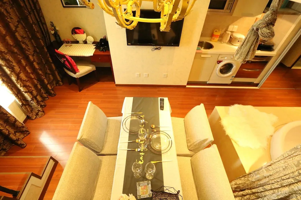 Warm Journey Apartment