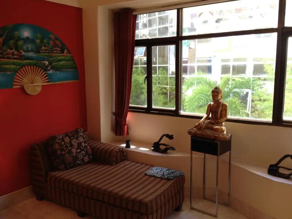Fong Kaew and Baan Nang Fa Guesthouse