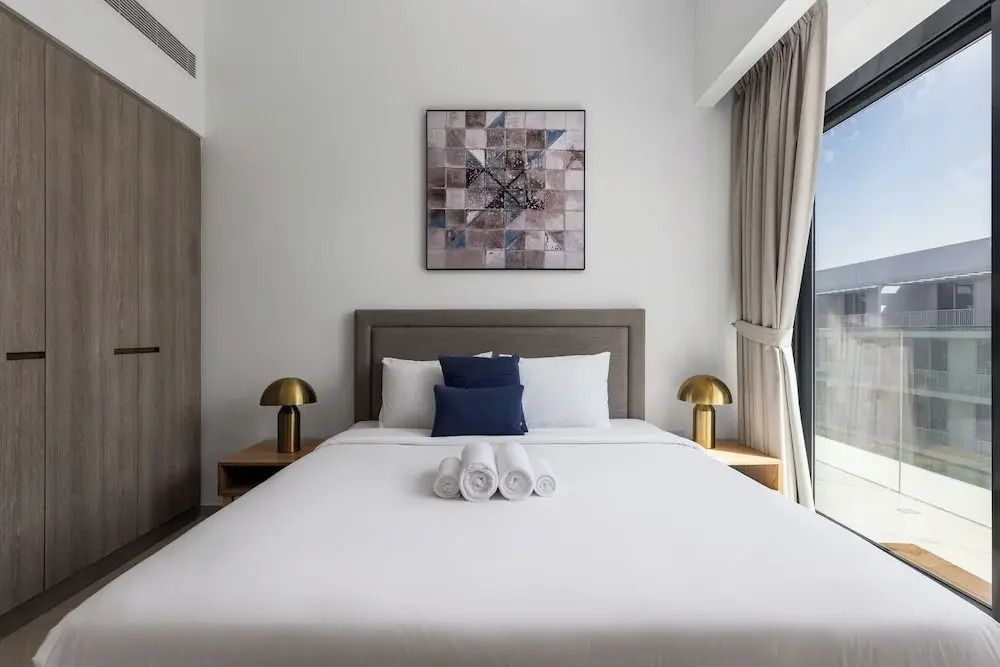 Waves - Luxurious Comfort with City Views in Oxford 212