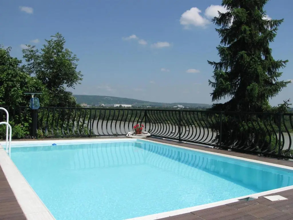 Danube view house with garden