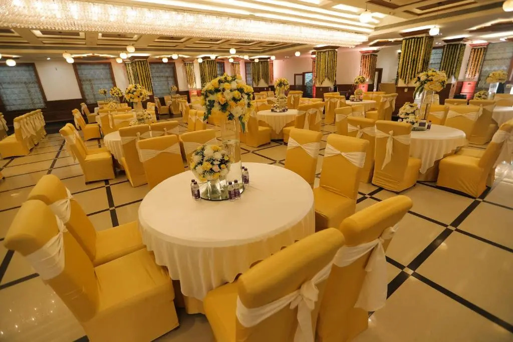 Hotel Saffron Leaf