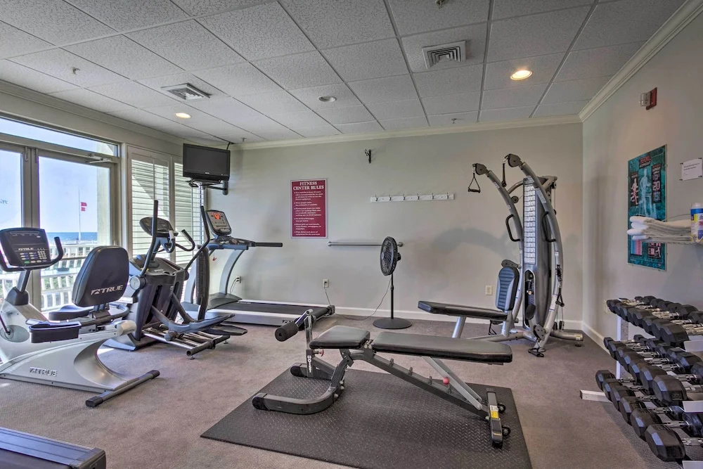 Gulf Views & Pool Access: Coral Reef Resort Condo