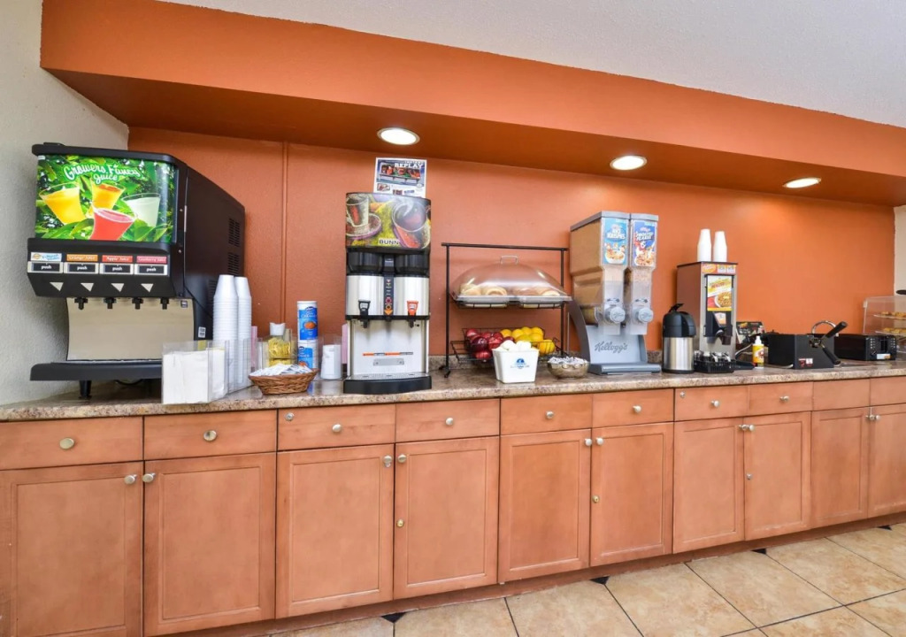 Red Carpet Inn - Newark Airport