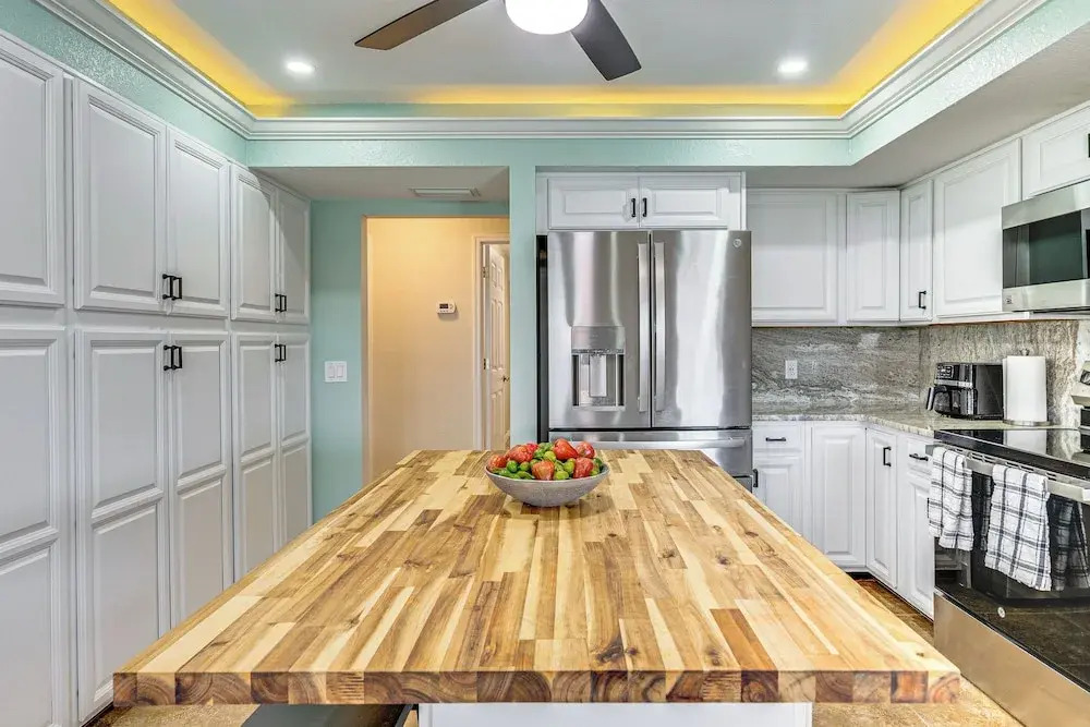 Heated Saltwater Pool & Dock: Port Charlotte Home