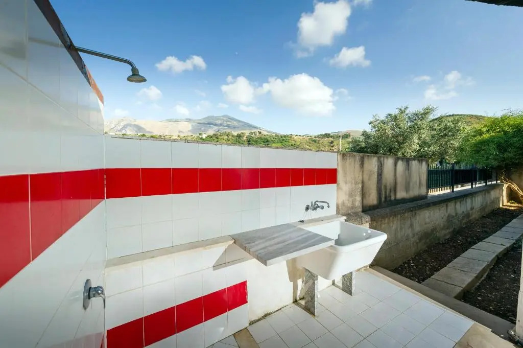 VILLA con giardino a 5 min dal mare