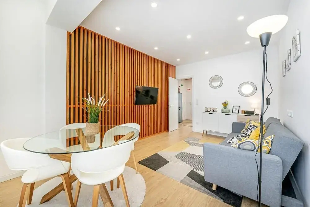 Two bedroom apartments close to train station by Lisbon with Sintra