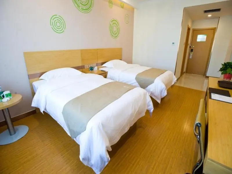 GreenTree Inn Yantai Longkou City Dongcheng District Wenlai Street High-speed Railway Station Express Hotel