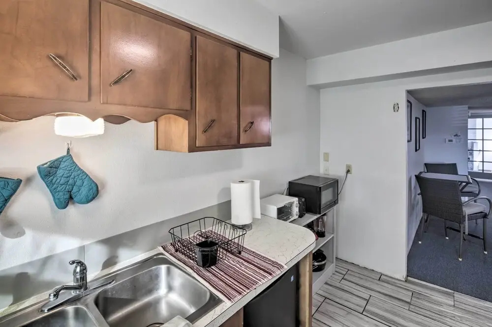 Kingman Apartment < 2 Miles to Route 66 Sign!