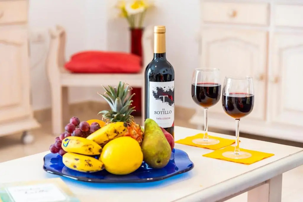 17 LOS CRISTIANOS CENTRAL by the BEACH ,WiFi