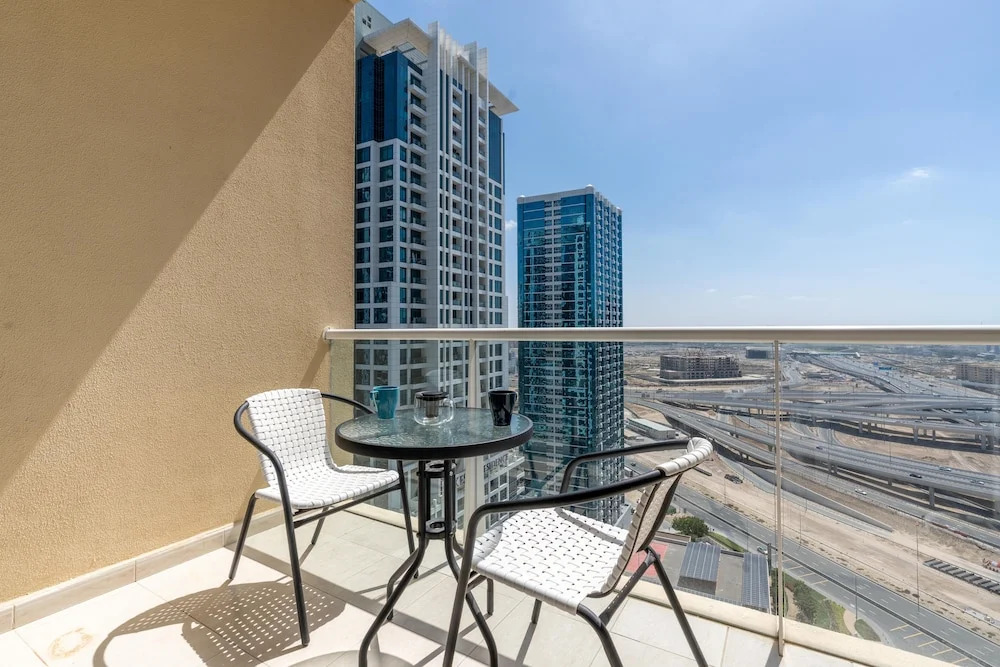Whitesage - Luxurious Studio in JLT With City Skyline View