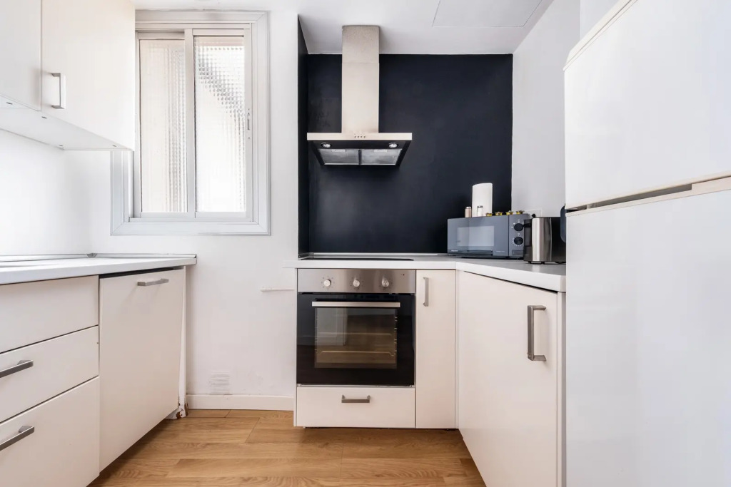 AinB Barcelona Sants Apartments