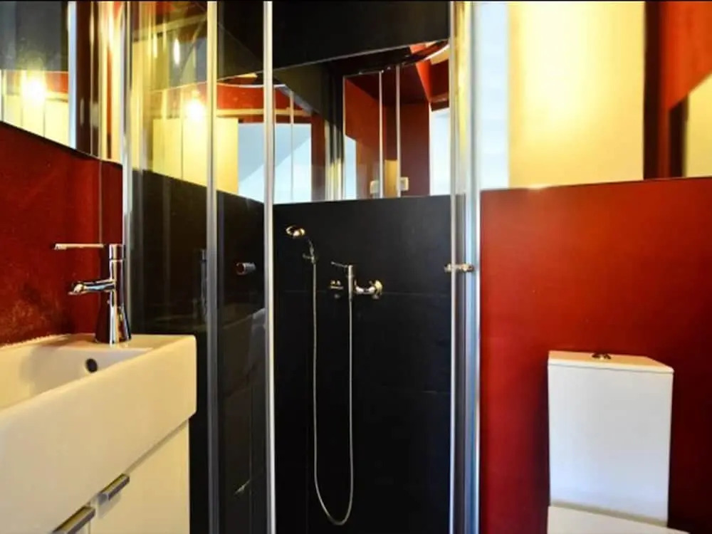 Avenue Hostel & Suites