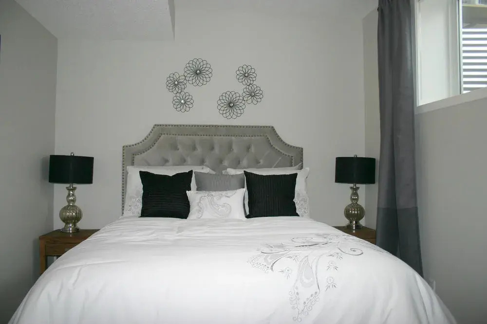 Mahogany Grove Inn and Suite