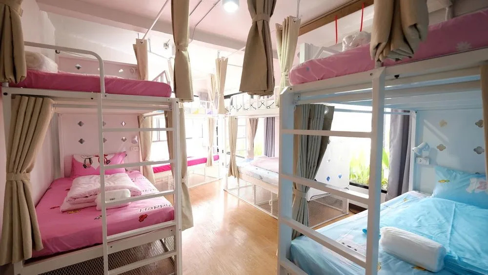 Seatz station Hostel Female only
