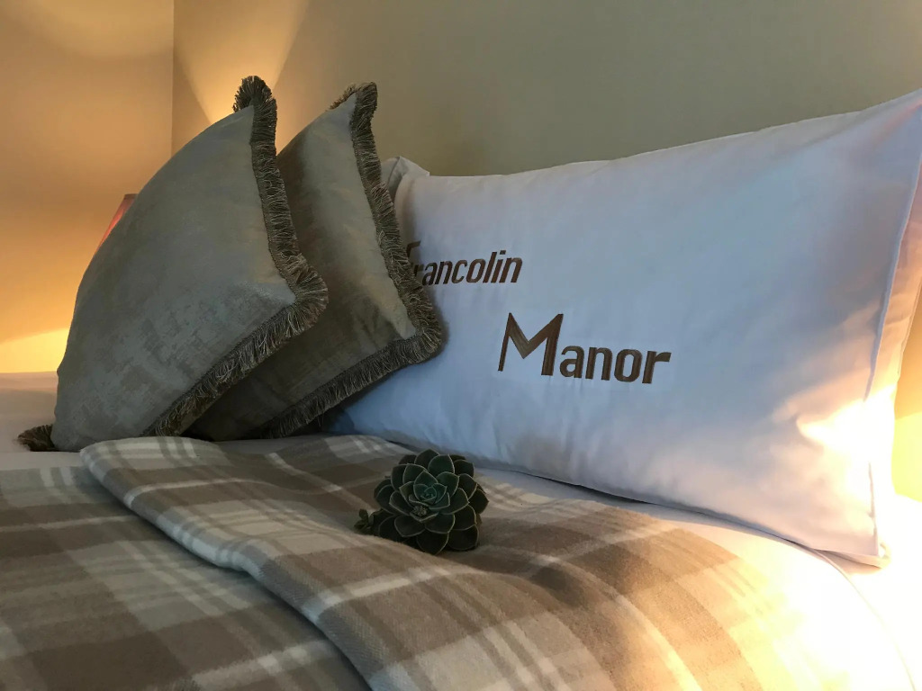 Francolin Manor