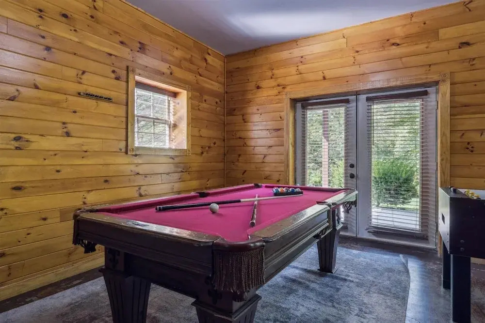 River View Dog Friendly Game Room w Hot Tub
