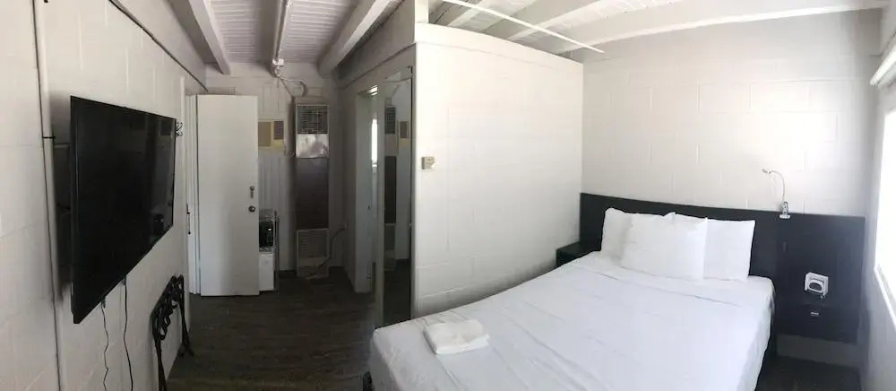 The Cedar Motel