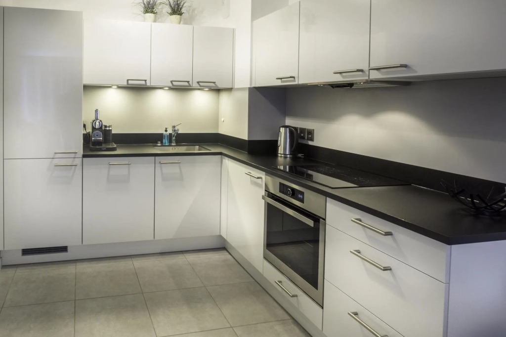 Modern 1 Bed Apartment in Prestigous Area of Cannes a Short Walk to the Croisette and the Palais - 1903