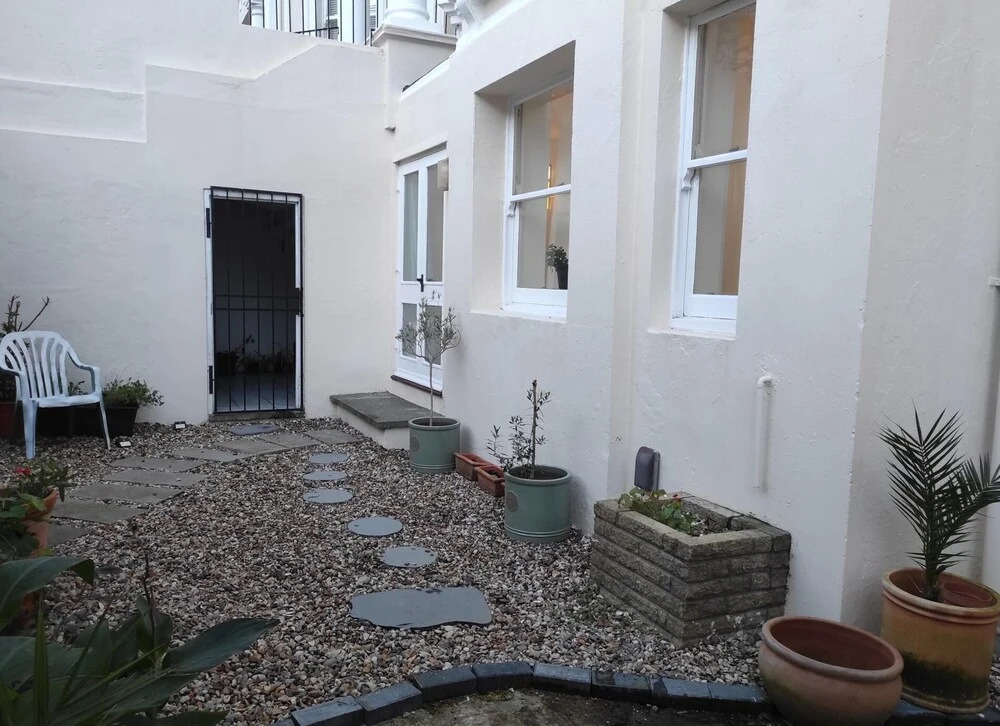 Cosy 2BD Coastal Retreat Folkestone Leas