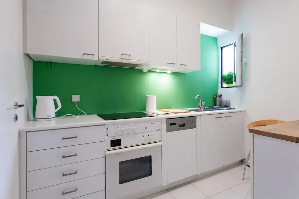 2 Bdrm apt for up to 6 Guests Next to Acropolis Museum