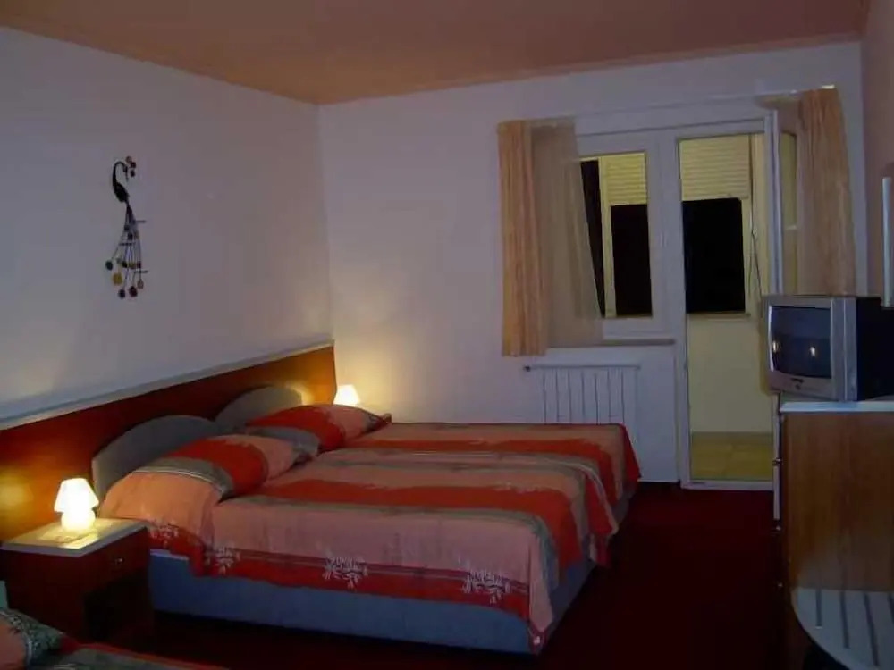 Hotel Holiday