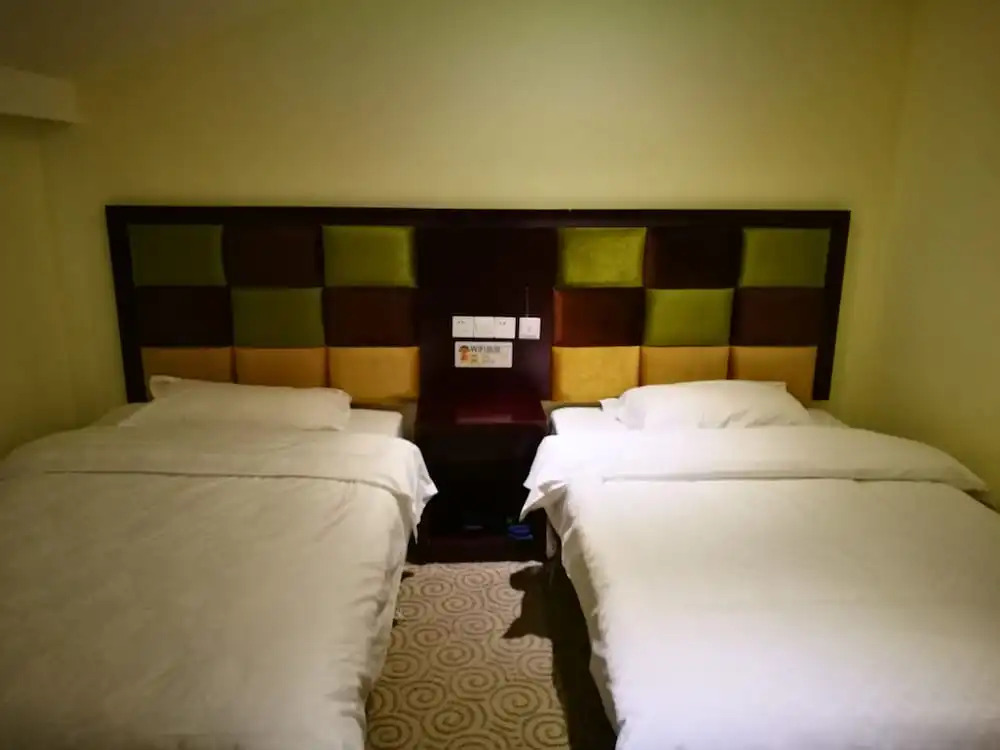 Caiyun Hotel