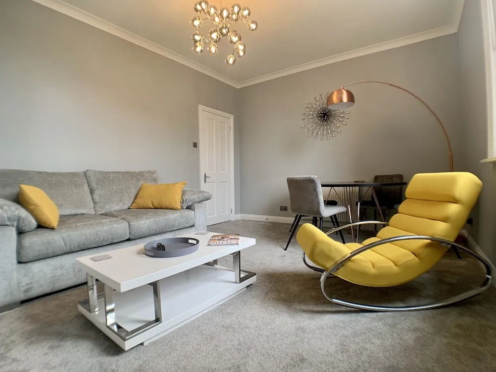 Stylish Central Flat 10Min From Beach