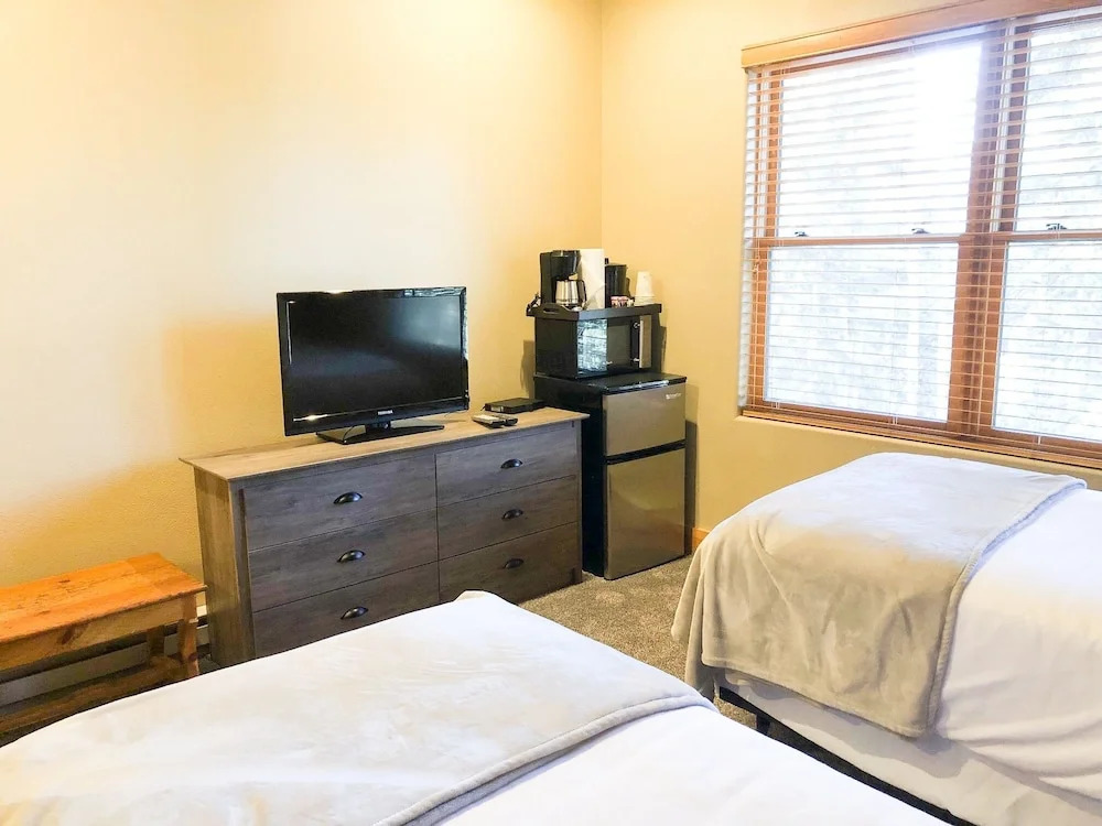 Bear Creek Lodge 301 3 Bedroom Condo by Alpine Lodging Telluride