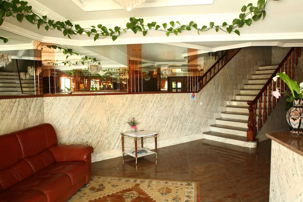 Hotel Jr