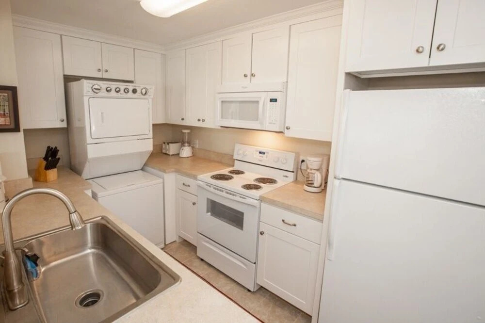 81st Summer A 2 Bedroom Duplex