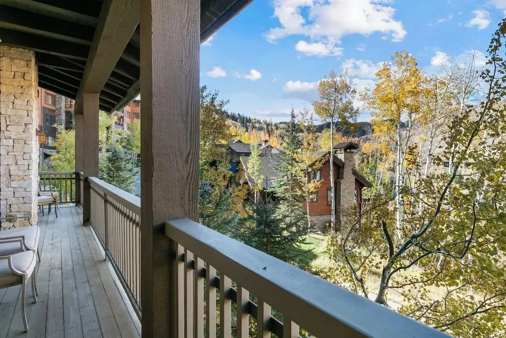 Ski-in/ski-out Retreat Hot Tub + Bunk Room 2 Bedroom Condo
