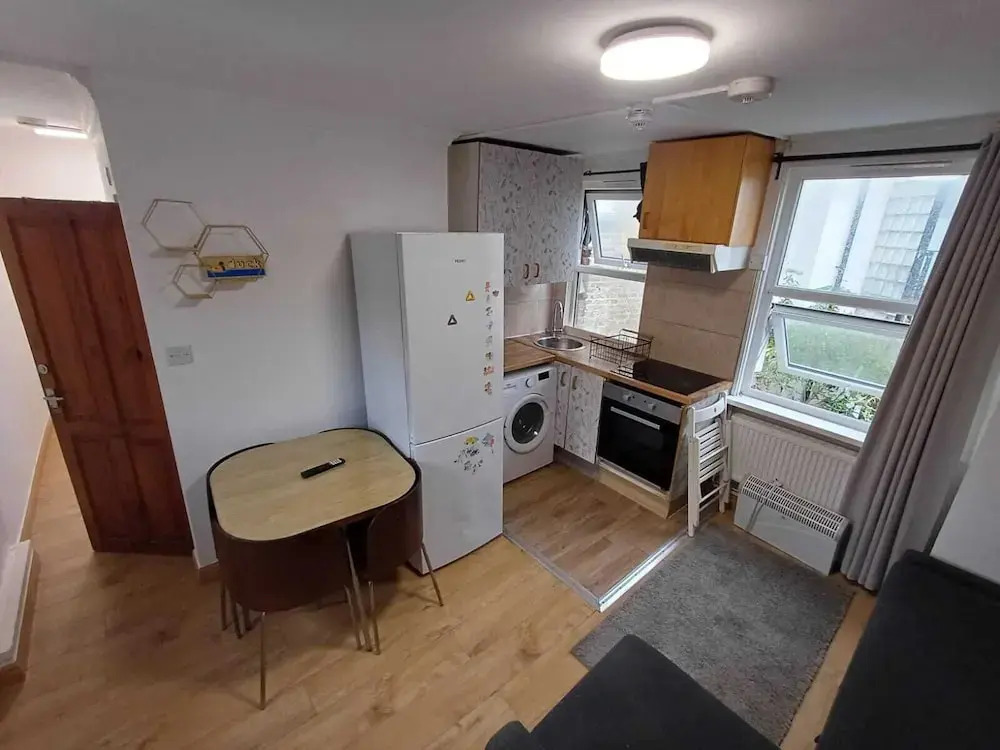 Modern studios Malvern Road