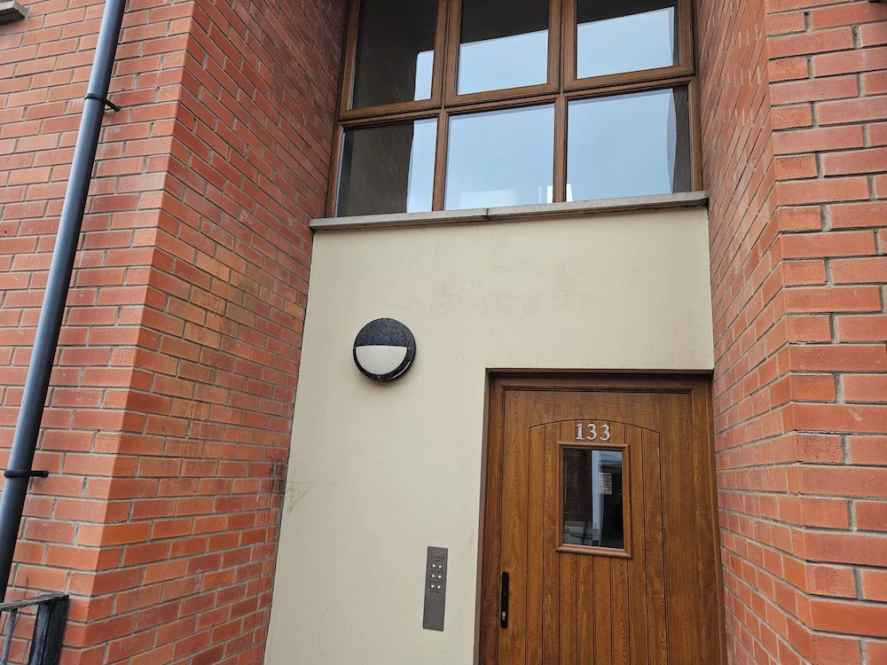 Stunning 2-bed Apt-freeparking, Close to City