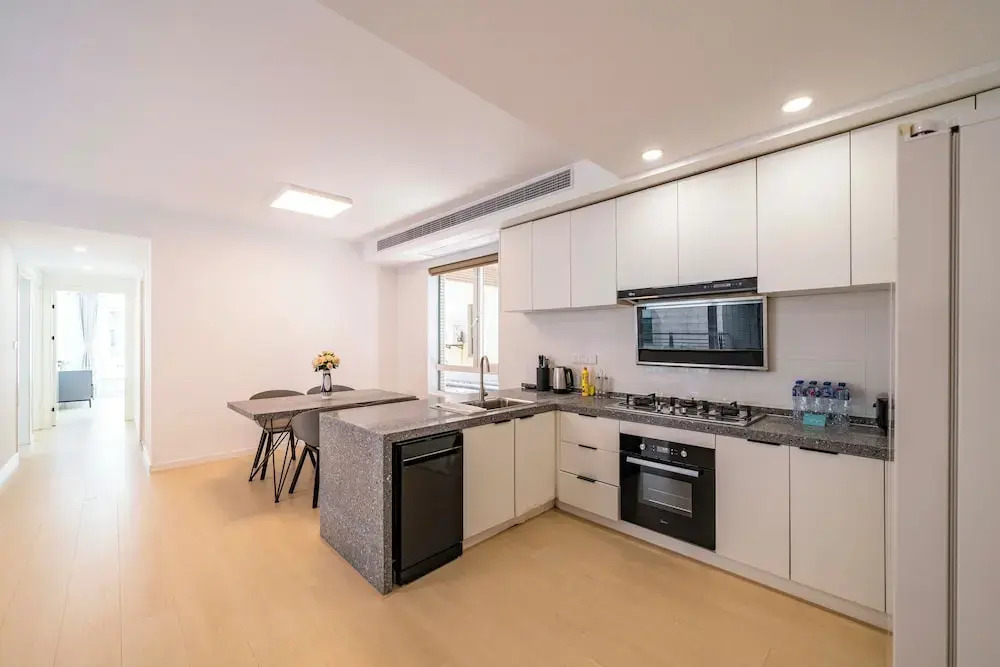 Tyms Bright 2BR 1BA Apt Xuhui Center