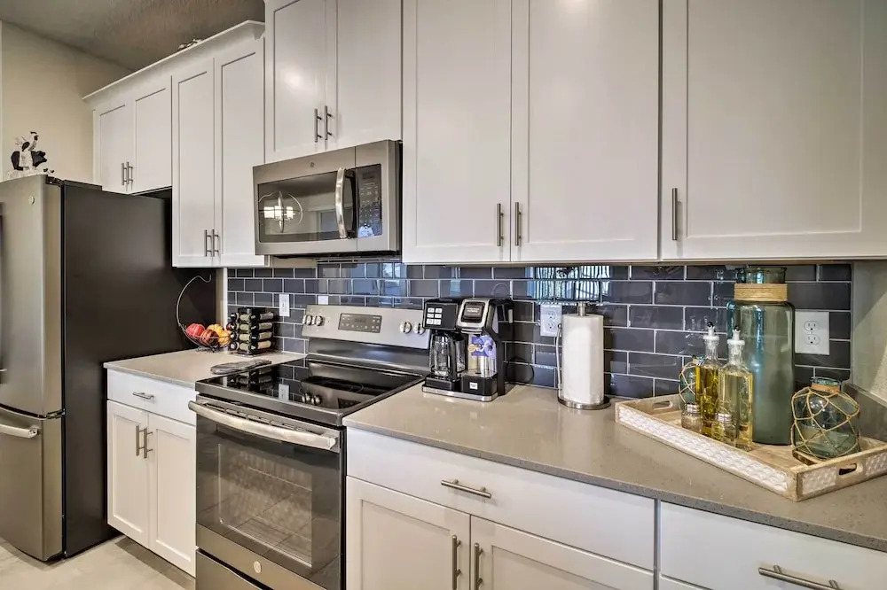 Disney-area Townhome w/ Lanai & Resort Amenities!