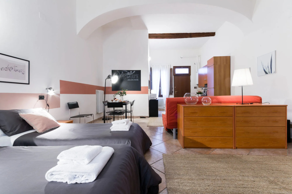 Senzanome - Old Town - Bologna