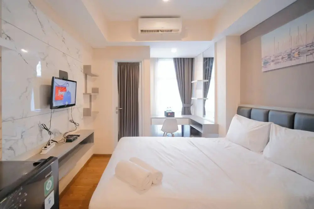 Compact And Comfortable Living Studio At Grand Sungkono Lagoon Apartment