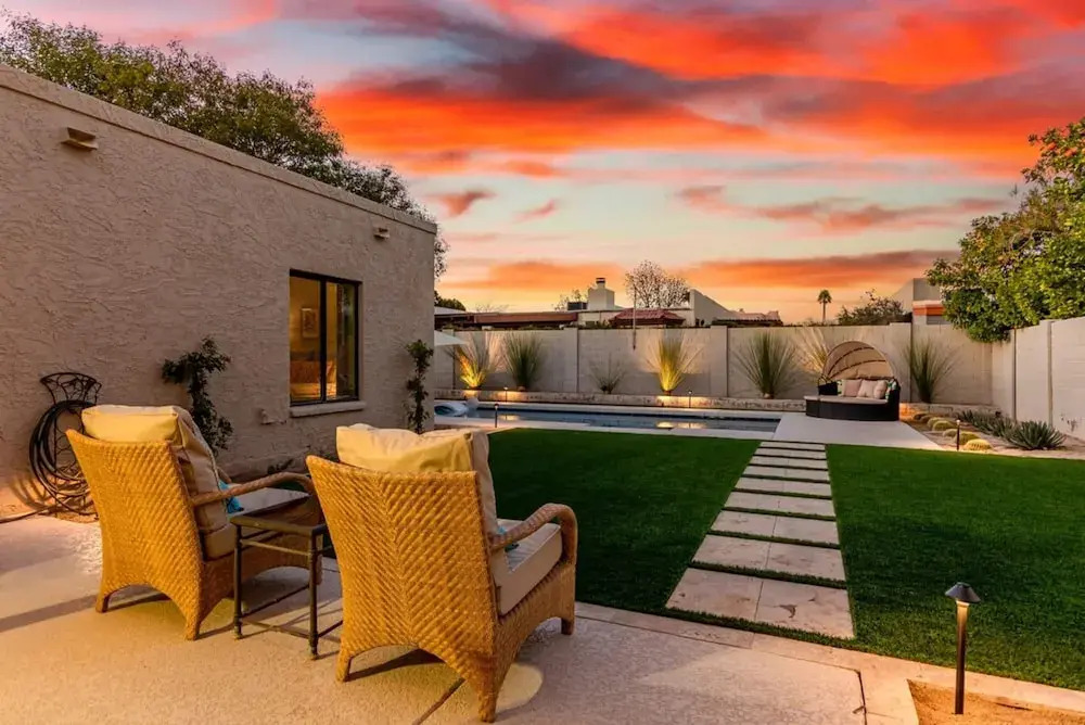 Executive Retreat Pool Spa AZ Canal Trail BBQ