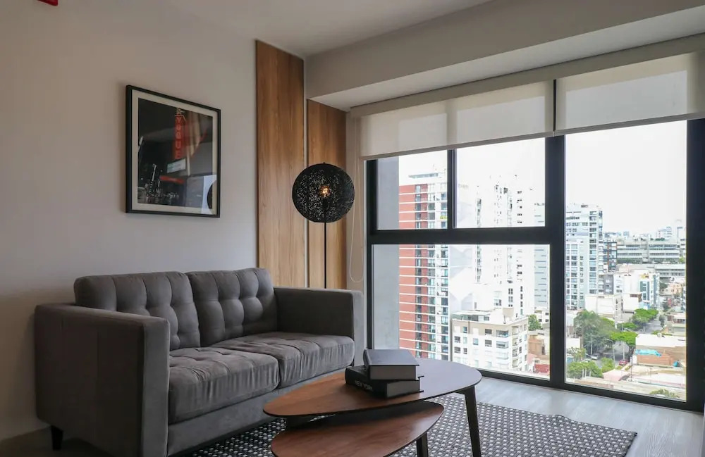 w Engaging 2BR in the Heart of Barranco