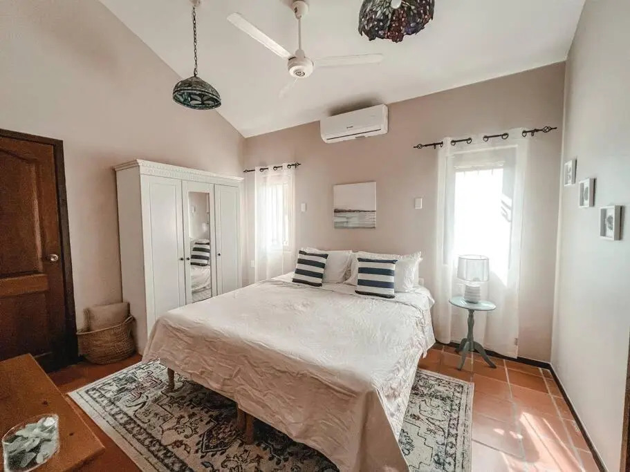 Breezy “Hacienda” w/pool - 4bed in Gated Resort