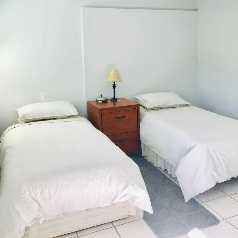 Entire 3 Bedrooms Guest House Close Beach Downtown