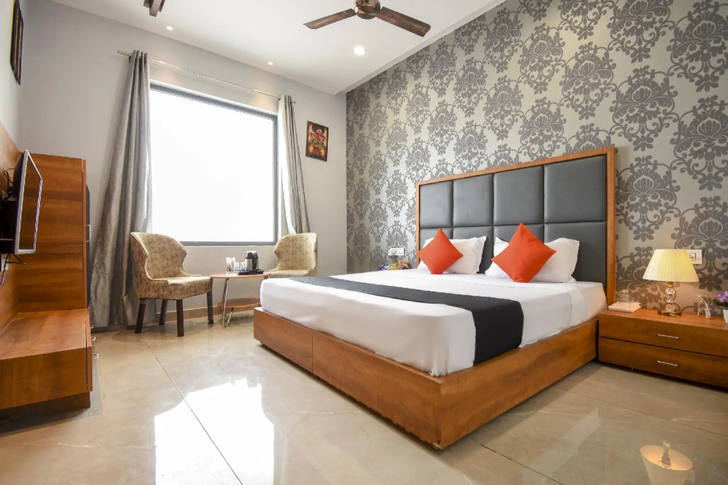 FabHotel Royal Mapple