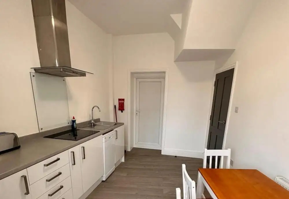 Near Beach - Parking - Wifi - Sleeps 2